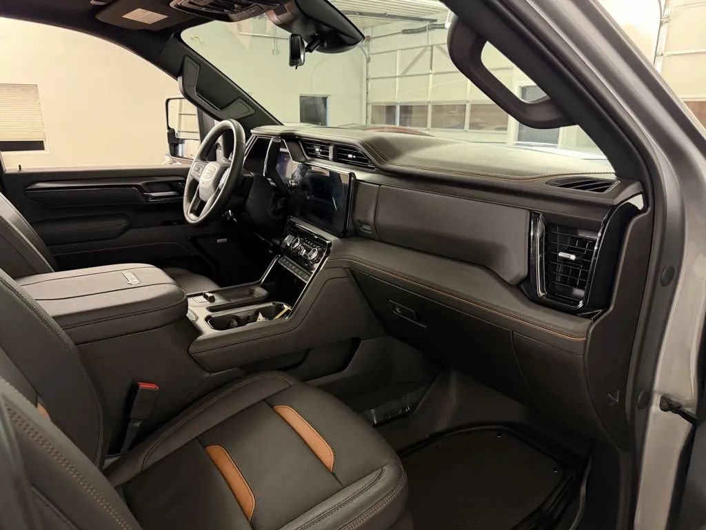 Used 2026 GMC Sierra 3500 AT4 w/ AT4 Premium Plus Package AWD/4WD image 44