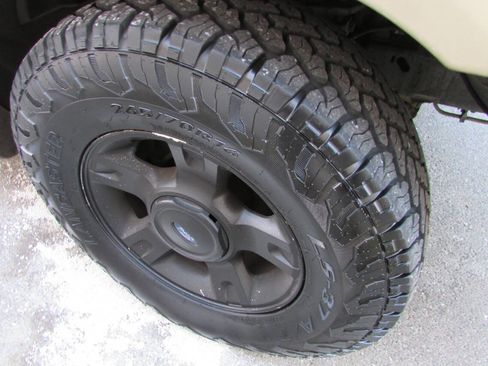 Used 2001 Ford Explorer Sport Trac 2WD image 12