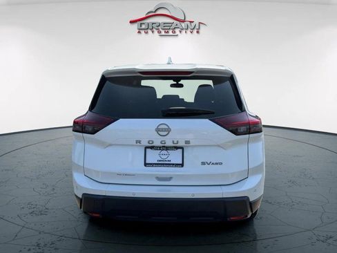 Used 2024 Nissan Rogue SV AWD/4WD image 10