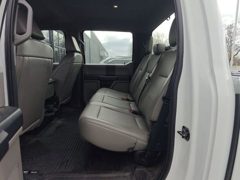 Used 2022 Ford F250 XL w/ Power Equipment Group AWD/4WD image 6