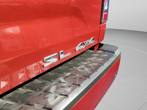 Used 2020 Nissan Titan SL w/ Moonroof Package image 32