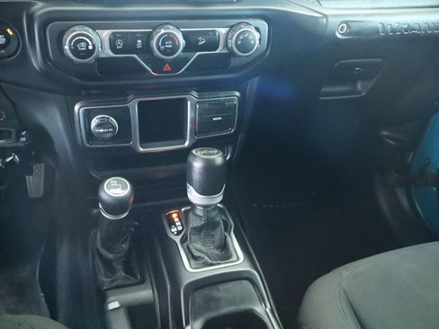 Used 2020 Jeep Wrangler Unlimited Sport image 23