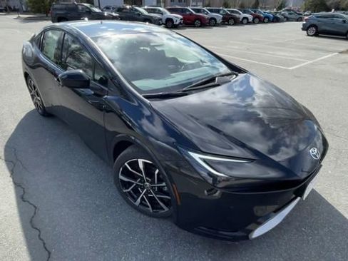 New 2026 Toyota Prius Plug-In Hybrid FWD image 2