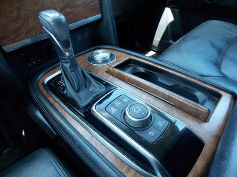 Used 2021 Nissan Armada SL w/ Captain's Chairs Package AWD/4WD image 6