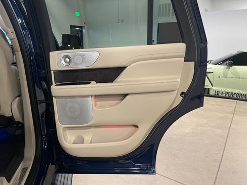 Used 2018 Lincoln Navigator Reserve w/ Technology Package image 42
