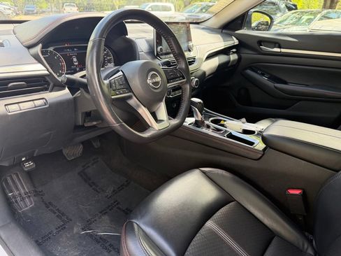 Used 2024 Nissan Altima 2.5 SR FWD image 19