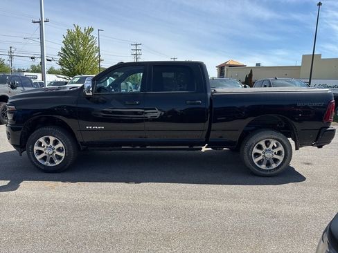 New 2026 RAM 2500 Laramie AWD/4WD image 2
