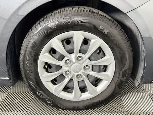 Used 2021 Kia Forte Sedan FWD image 29