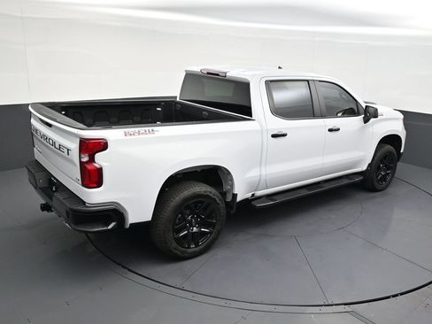 Used 2025 Chevrolet Silverado 1500 LT Trail Boss AWD/4WD image 17