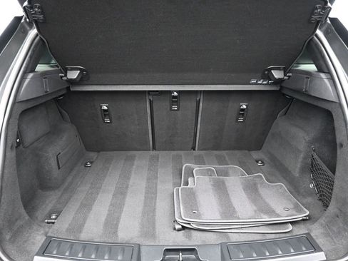 Used 2020 Land Rover Range Rover Evoque SE image 21