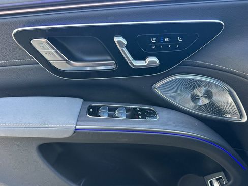 New 2026 Mercedes-Benz EQS 400 4MATIC SUV image 12
