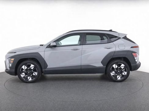 Used 2025 Hyundai Kona SEL FWD image 4
