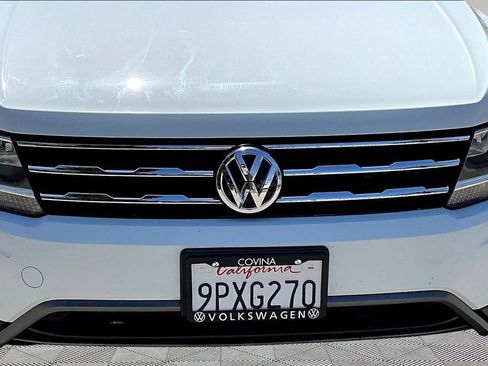 Used 2021 Volkswagen Tiguan SE w/ Panoramic Sunroof Package FWD image 33