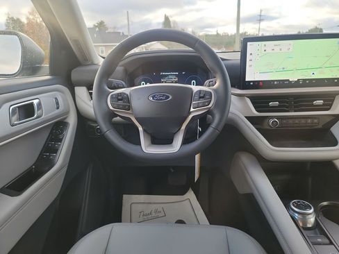 New 2026 Ford Explorer Active w/ Active Comfort Package image 14