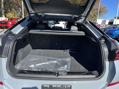 Used 2024 BMW X6 M60i w/ Executive Package image 10