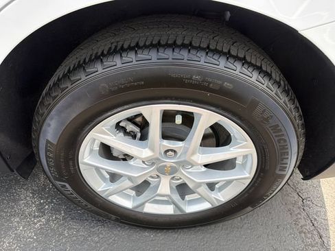 Certified 2024 Chevrolet Equinox LS FWD image 26