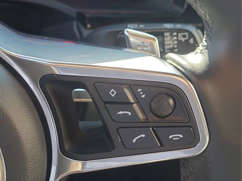 Used 2020 Porsche Cayenne image 24