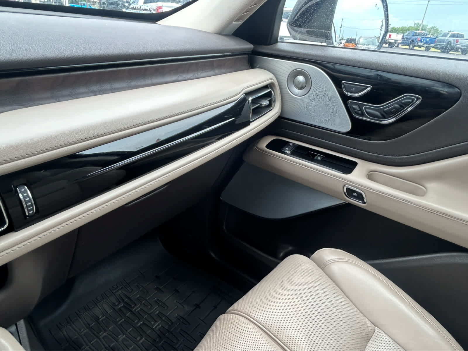 Used 2020 Lincoln Aviator Reserve w/ Equipment Group 202A AWD/4WD image 79