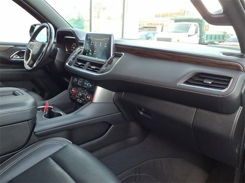 Used 2023 Chevrolet Suburban Premier image 23