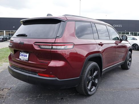 Used 2023 Jeep Grand Cherokee L Limited w/ Black Appearance Package AWD/4WD image 7