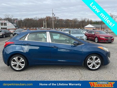 Used 2015 Hyundai Elantra GT w/ Option Group 02 image 6