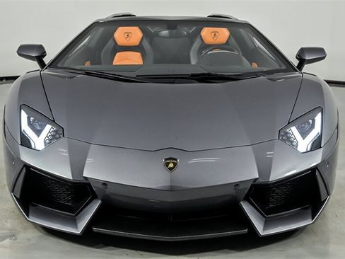 Used 2015 Lamborghini Aventador LP 700-4 AWD/4WD image 4