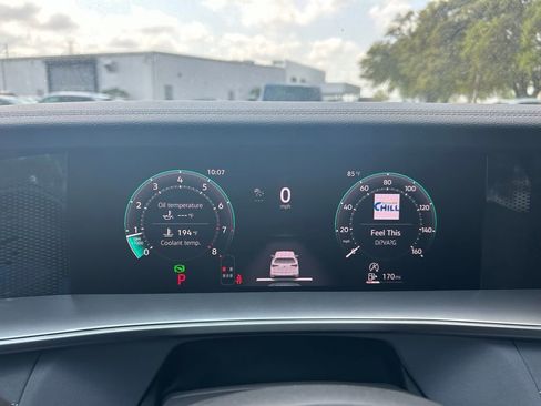 New 2026 Volkswagen Tiguan SE R-Line FWD image 23