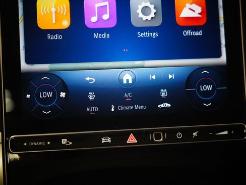 Certified 2025 Mercedes-Benz GLC 300 4MATIC image 25