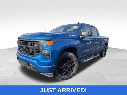 Used 2022 Chevrolet Silverado 1500 Custom image 1