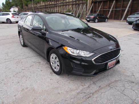 Used 2020 Ford Fusion S FWD image 3