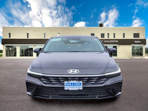 New 2026 Hyundai Elantra SE FWD image 8