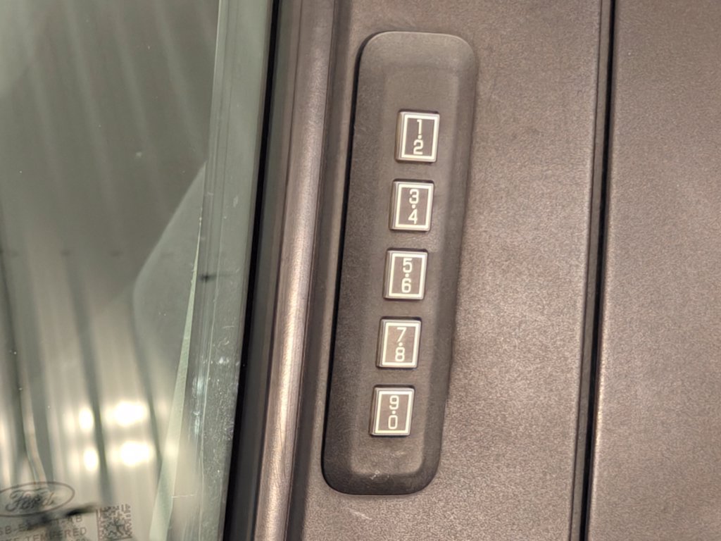 Used 2023 Ford Maverick XLT w/ XLT Luxury Package FWD image 11