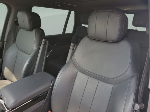 Used 2023 Land Rover Range Rover Long Wheelbase SE AWD/4WD image 16
