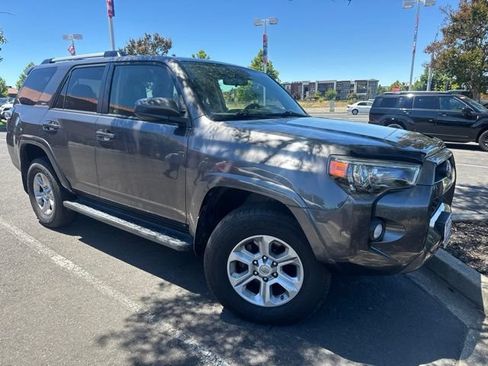 Used 2019 Toyota 4Runner SR5 AWD/4WD image 1
