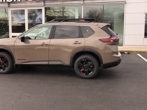 New 2026 Nissan Rogue SV image 5