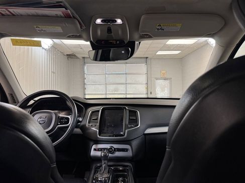 Used 2018 Volvo XC90 T5 Momentum w/ Convenience Package image 23