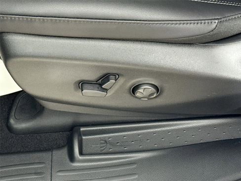 New 2026 Chrysler Pacifica Select image 21
