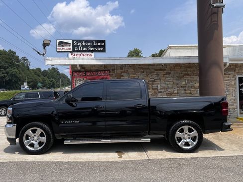 Used 2018 Chevrolet Silverado 1500 LT w/ All Star Edition RWD image 3