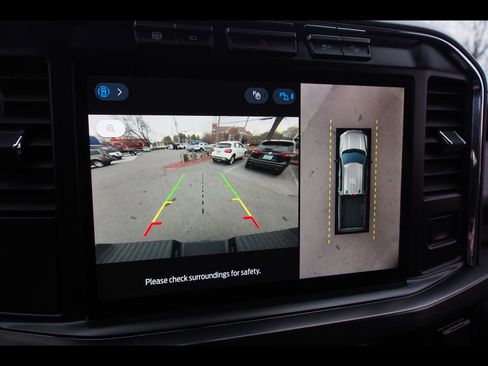 Used 2024 Ford F350 Lariat w/ Chrome Package image 31