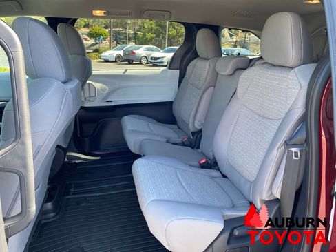New 2026 Toyota Sienna LE FWD image 29