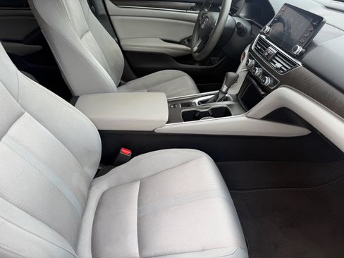 Used 2019 Honda Accord EX image 12