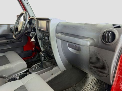 Used 2010 Jeep Wrangler Unlimited Sport image 28