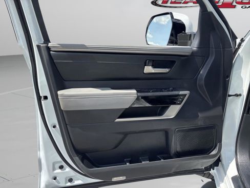 Used 2025 Toyota Tundra Limited image 31
