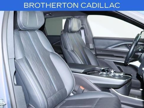 Used 2024 Cadillac Lyriq Luxury AWD/4WD image 24