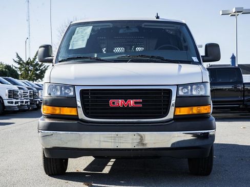 Used 2024 GMC Savana 2500 w/ Driver Convenience Package image 2