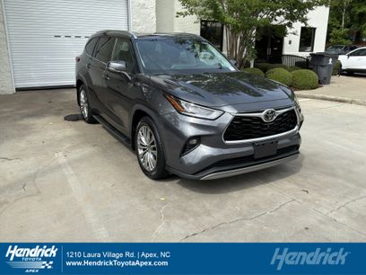 Used 2022 Toyota Highlander Platinum