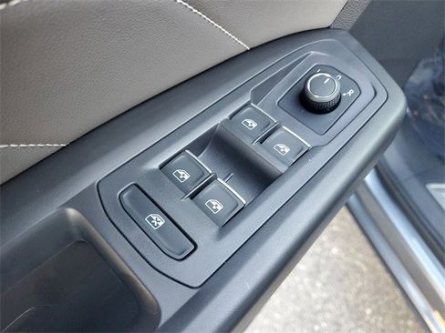 Certified 2023 Volkswagen Atlas SE w/ Black Wheel Package image 16