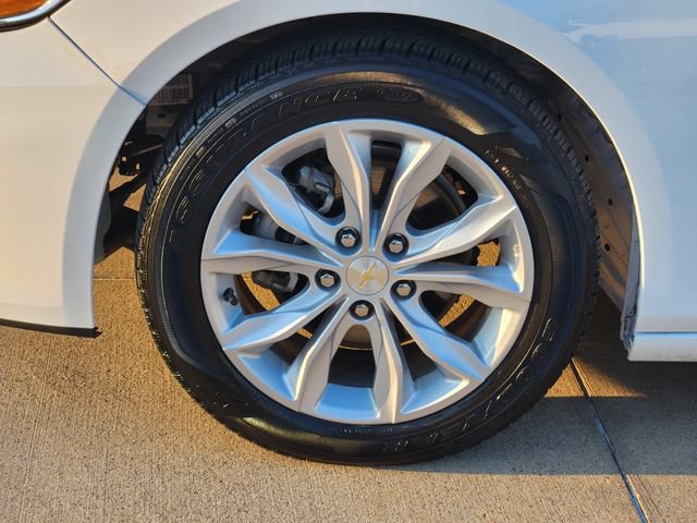 Used 2025 Chevrolet Malibu LT FWD image 17