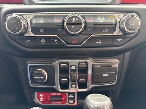 Used 2021 Jeep Gladiator Rubicon AWD/4WD image 21