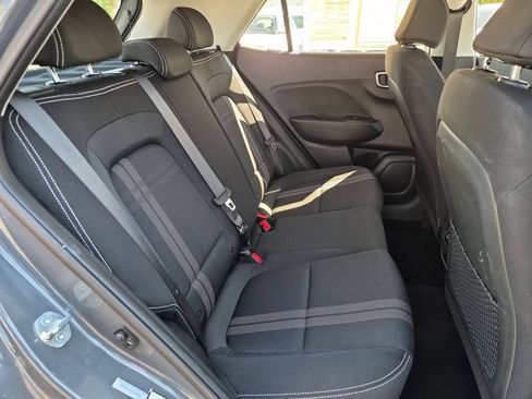 Used 2025 Hyundai Venue SEL FWD image 30